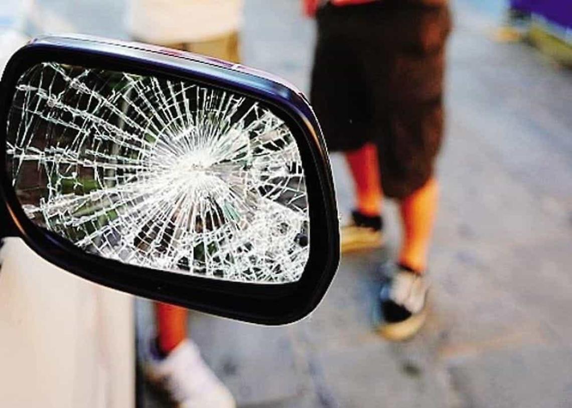 Truffa dello specchietto a piazza Nazionale, arrestato 17enne