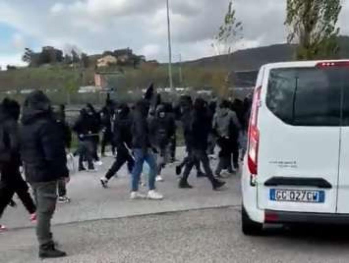 Scontri ultras, Molteni: vaglieremo giro di vite. Identificati 80 tifosi napoletani
