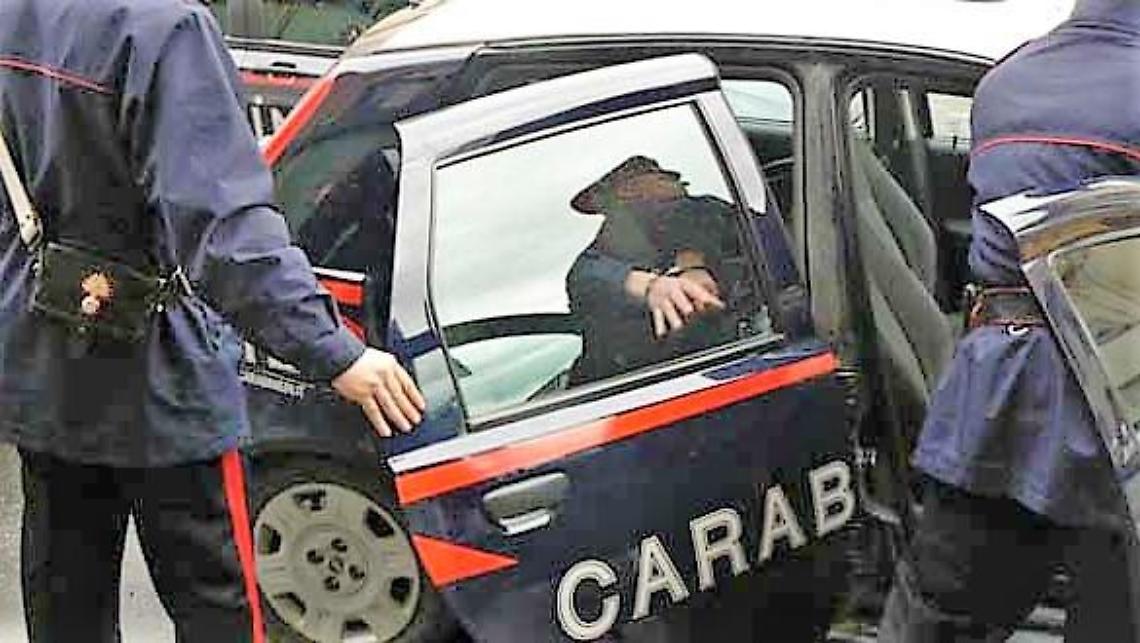 Pusher in manette, percepiva reddito cittadinanza