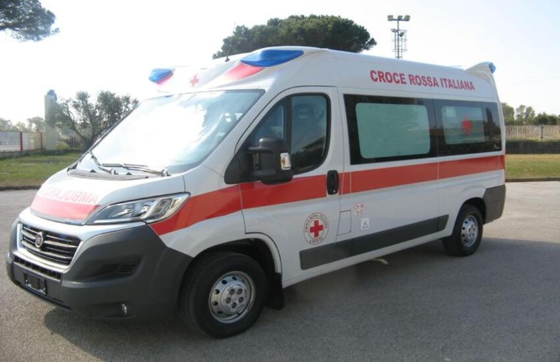 Aggredito il personale dell’ambulanza: “il mezzo rovina l’immagine dell’hotel”