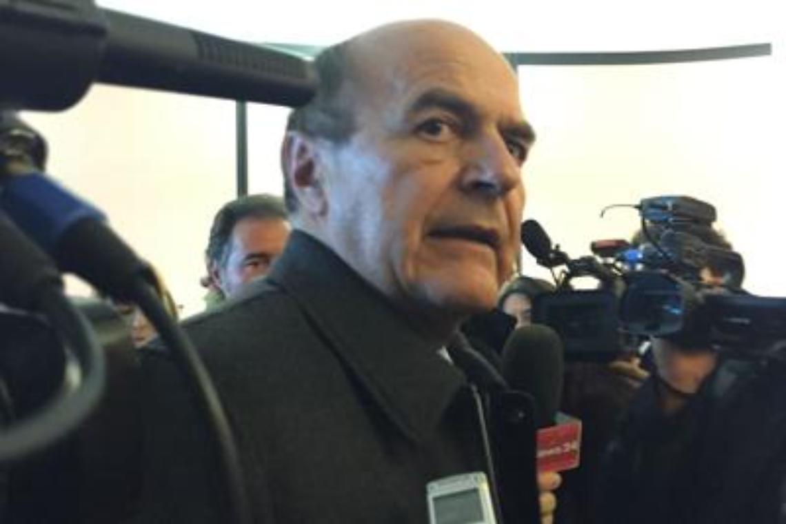Bersani ancora all'attacco di Renzi: «Dica cosa vuole fare, basta giochetti»