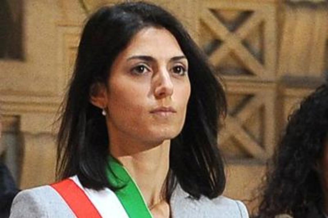 Berdini lascia dopo frasi choc. Raggi: «Dimissioni respinte con riserva»