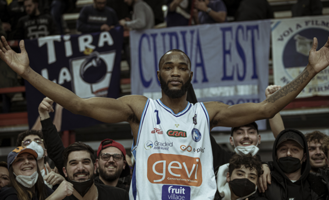Basket: nuovo focolaio Covid nella Gevi Napoli