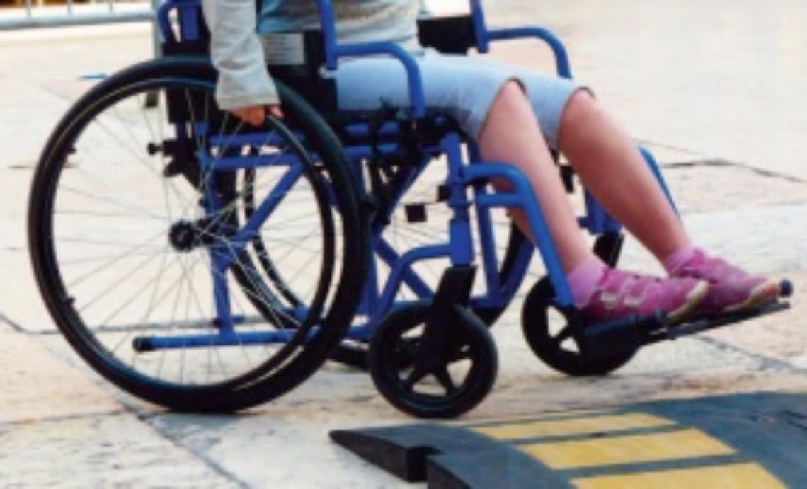 Studentessa in carrozzina deve rinunciare alla gita 