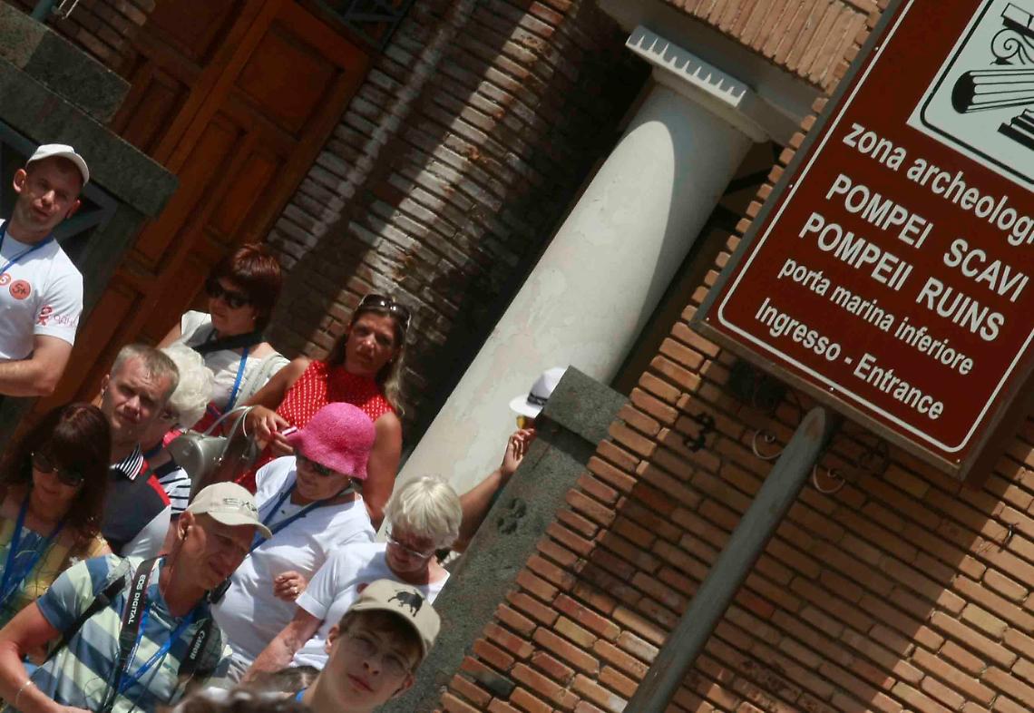 Pompei, protesta dei commercianti contro il ticket d'ingresso da 80 euro