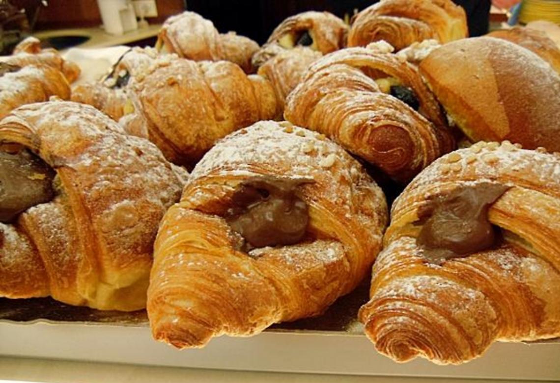Covid, in nove in cornetteria: tutti sanzionati e attività chiusa