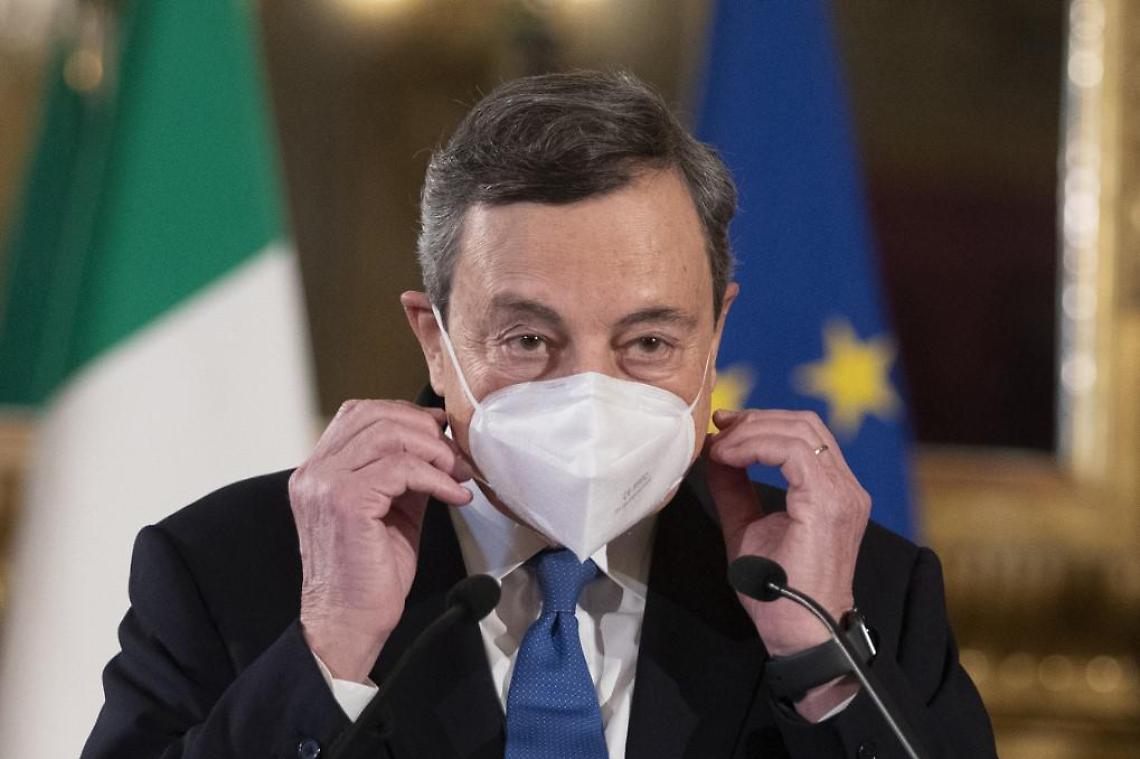 Draghi parla all'Italia: «Non c'è una data per le riaperture»