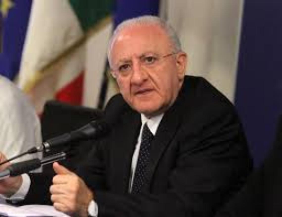 Sanità, De Luca: “Da lunedì portale e app per prenotazioni e pagamenti”