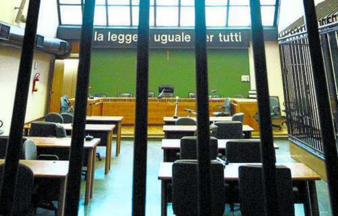 Diede fuoco alla vicina di casa: condannato all'ergastolo