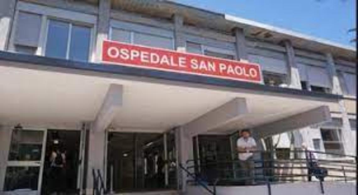 Ventenne accoltellato in via Acton, era fermo al semaforo