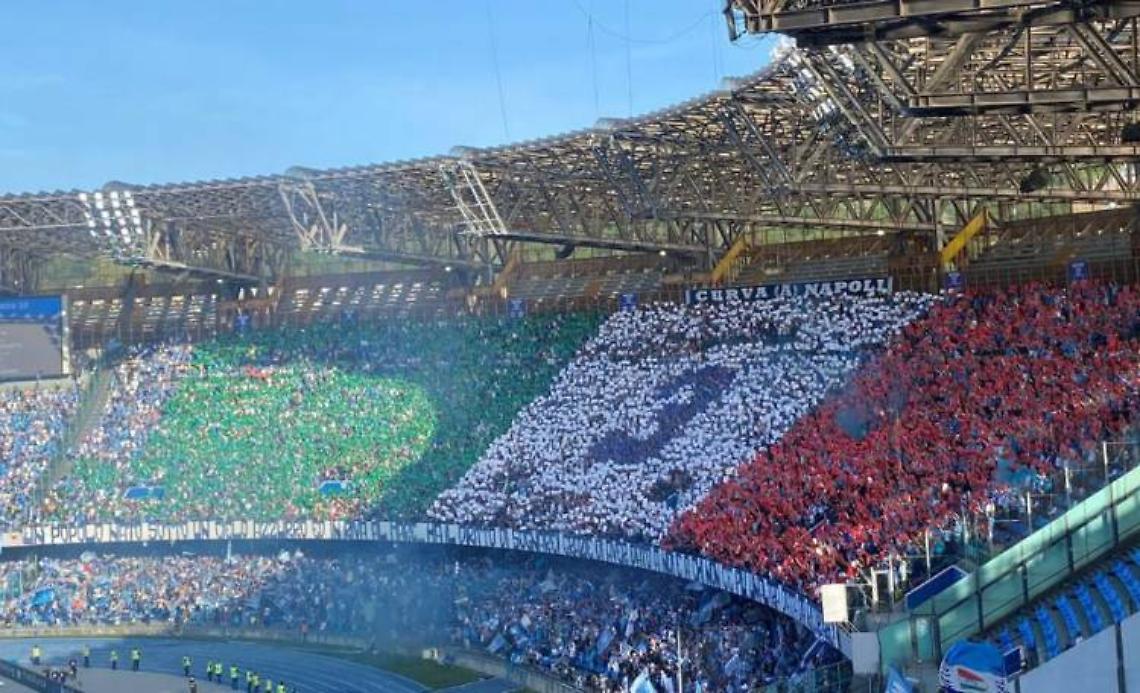 Maradona in delirio per i suoi campioni. Le congratulazioni della Fifa: «Risultato fantastico»