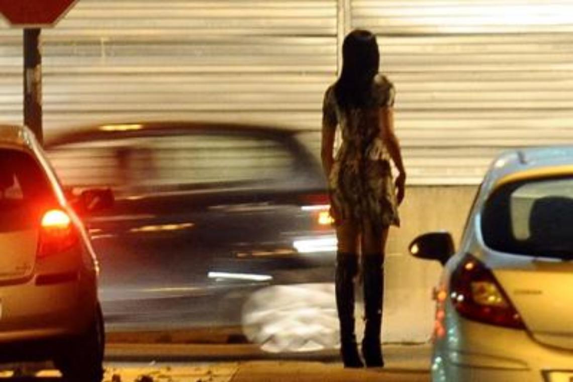 Fa prostituire figlia 13enne