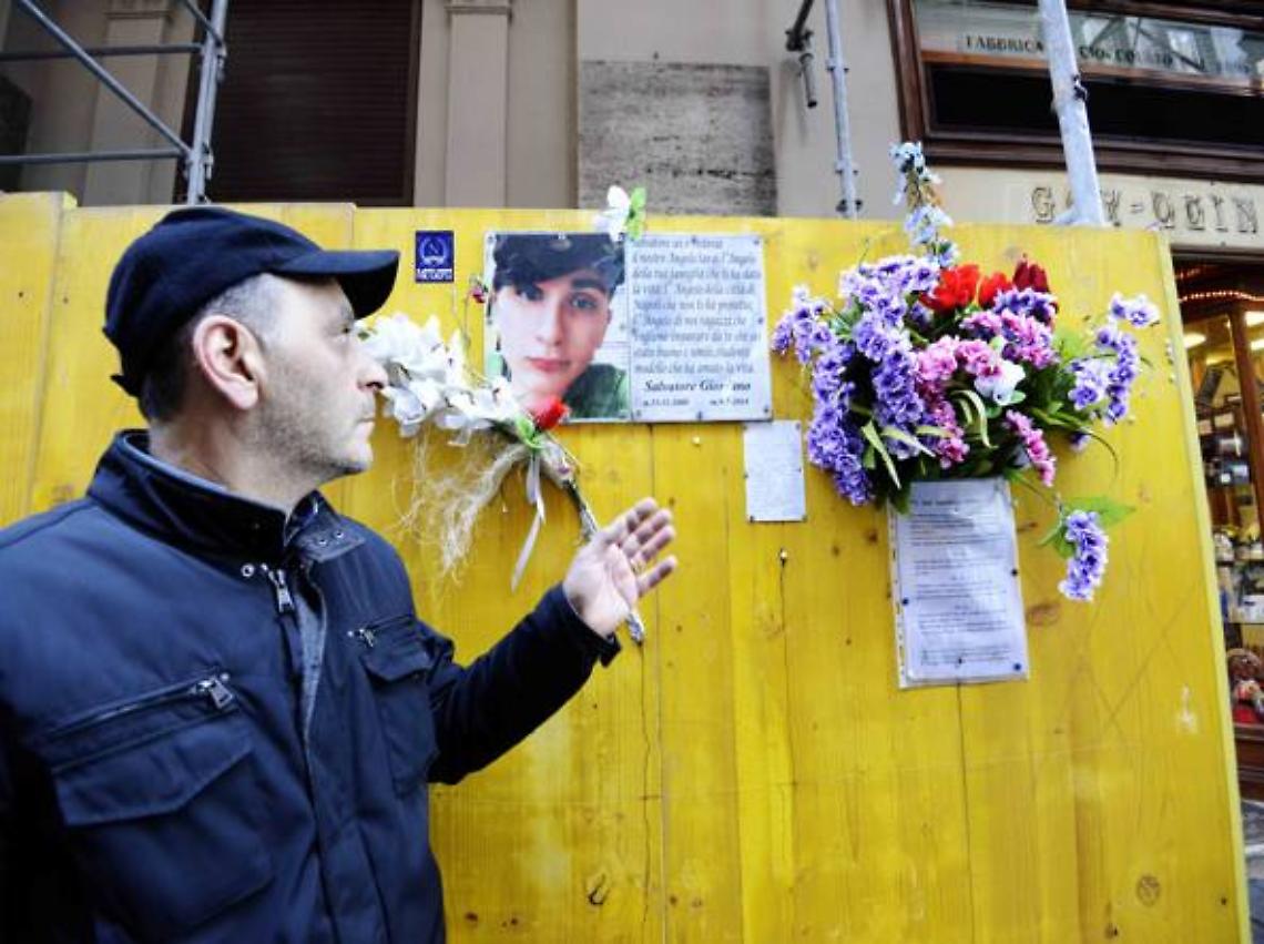 Crollo a via Duomo, il papà di Salvatore Giordano: «Mio figlio ucciso una seconda volta»