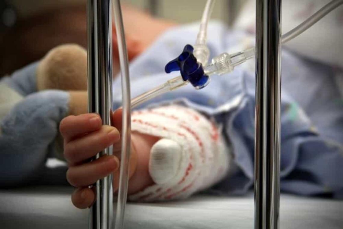 Edoardo muore a 2 anni stroncato da una leucemia fulminante: «Diagnosticata una semplice mononucleosi»