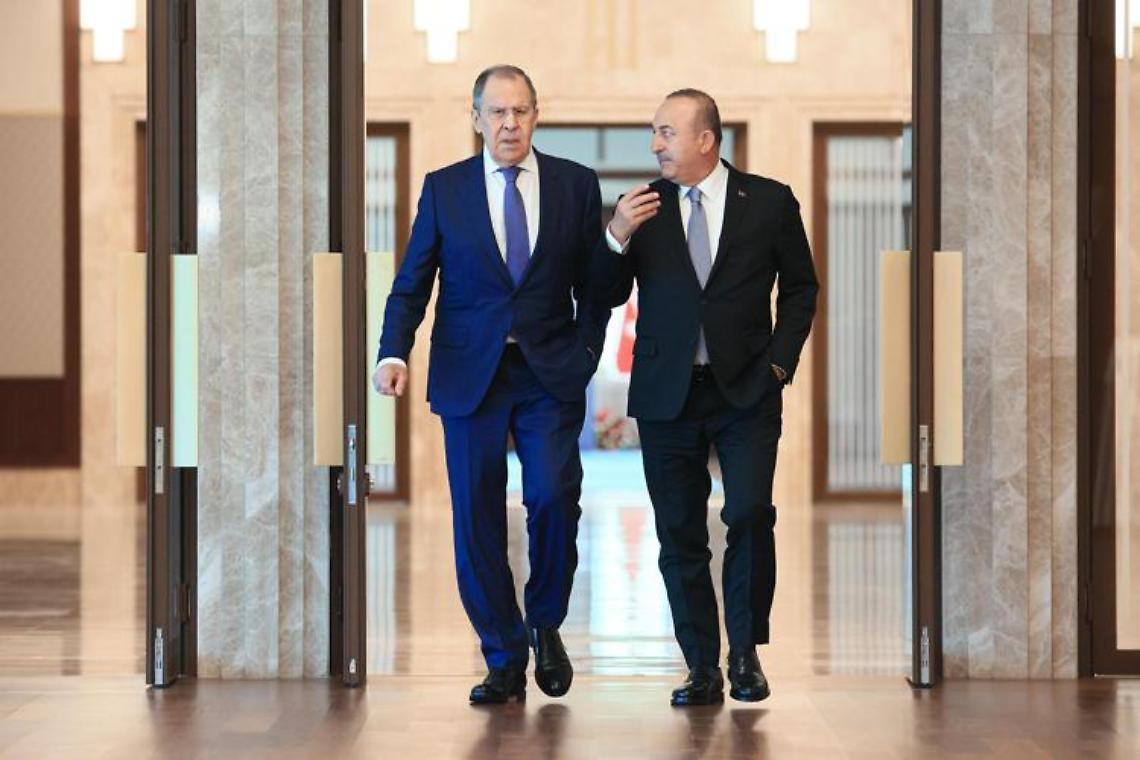 Lavrov: «Incontro Putin-Zelensky solo dopo ripresa negoziati»