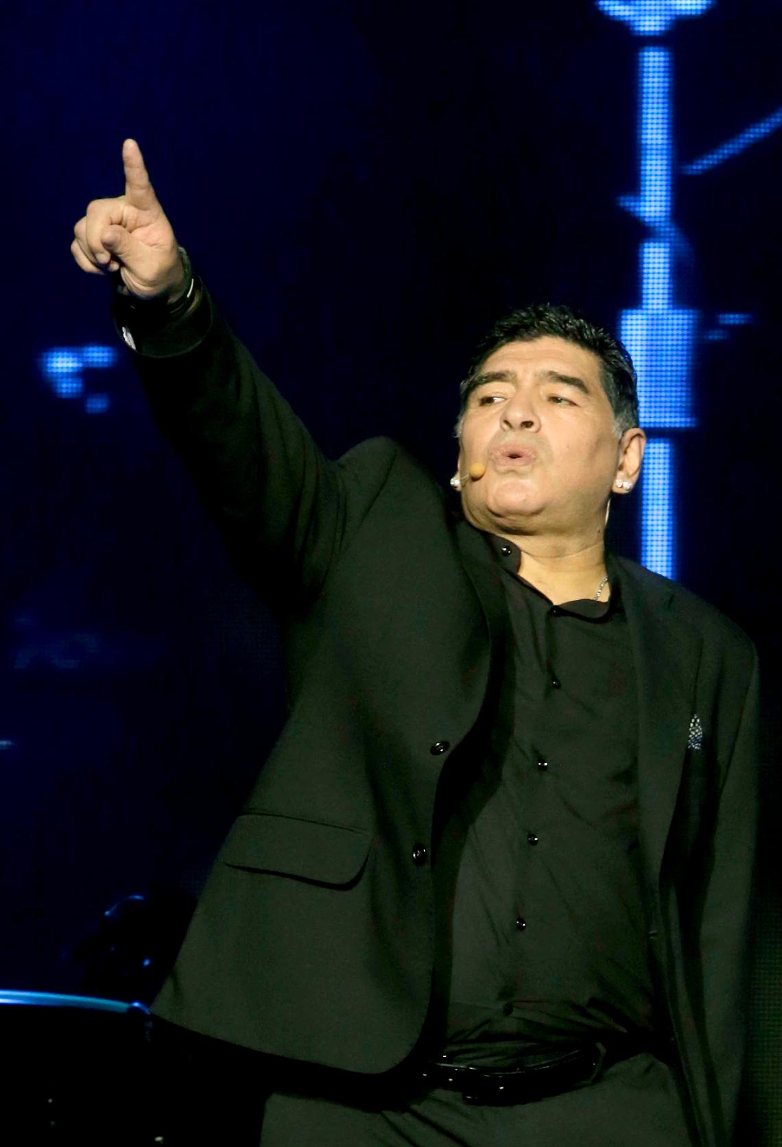 Venezuela, Maradona si schiera con Maduro
