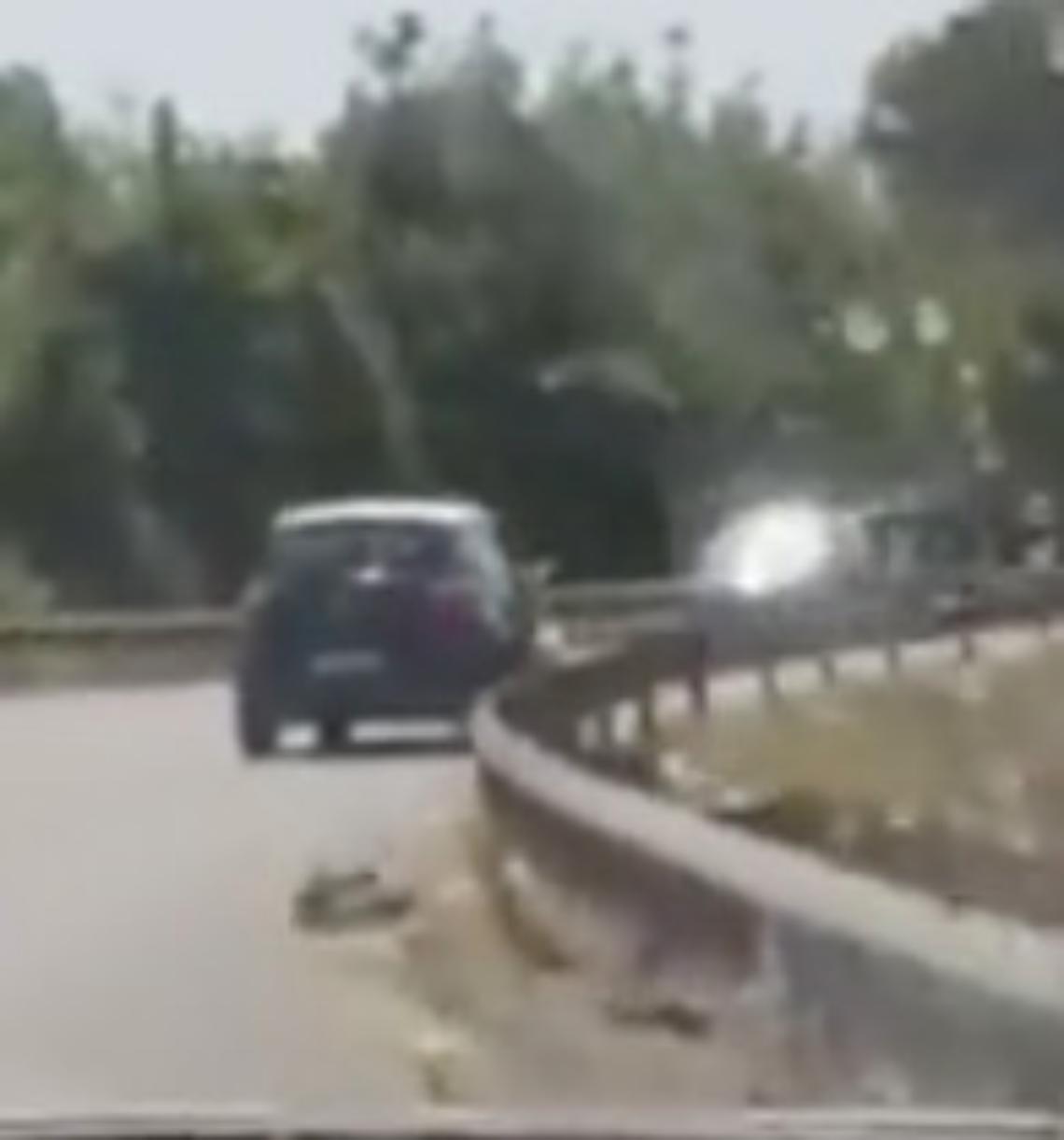 Sant'Antimo, lancio di sacchetto dall'auto incorsa sull'asse mediano 
