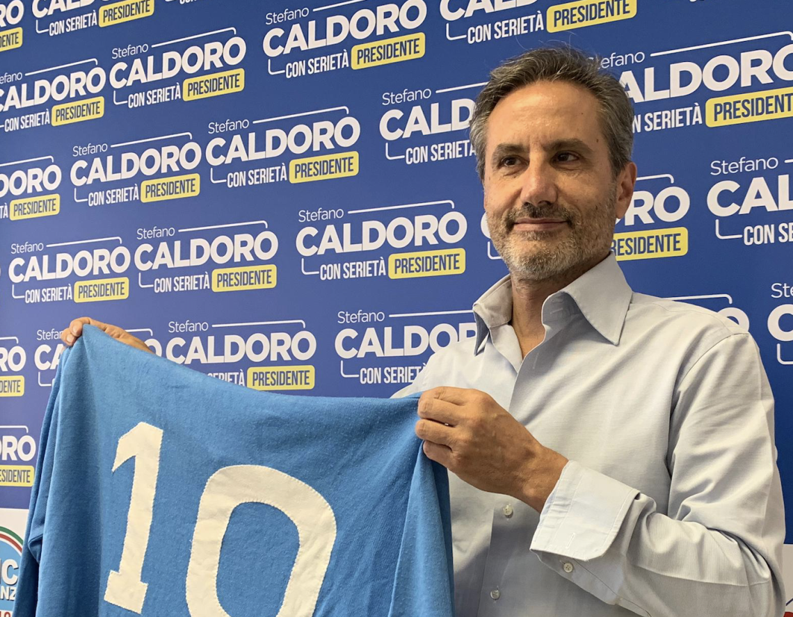 Caldoro a De Laurentiis: &laquo;Io tifo Napoli, a differenza tua e di De Luca&raquo;