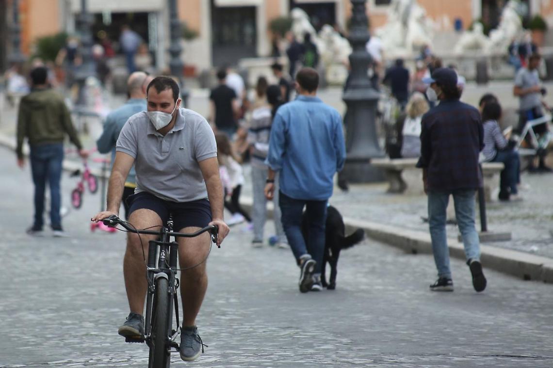 Covid, 1.370 nuovi casi e 10 morti nelle ultime 24 ore in Italia
