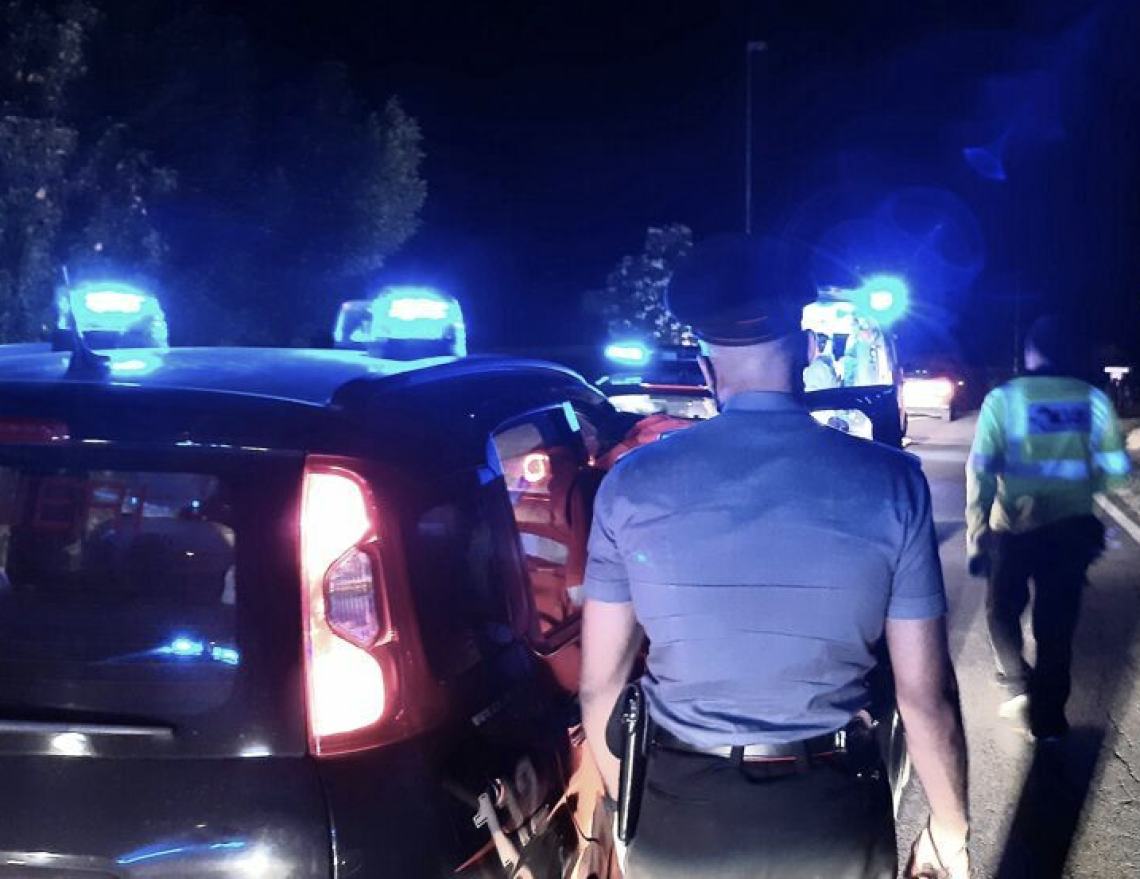 Lite con coetanei, 16enne in fin di vita