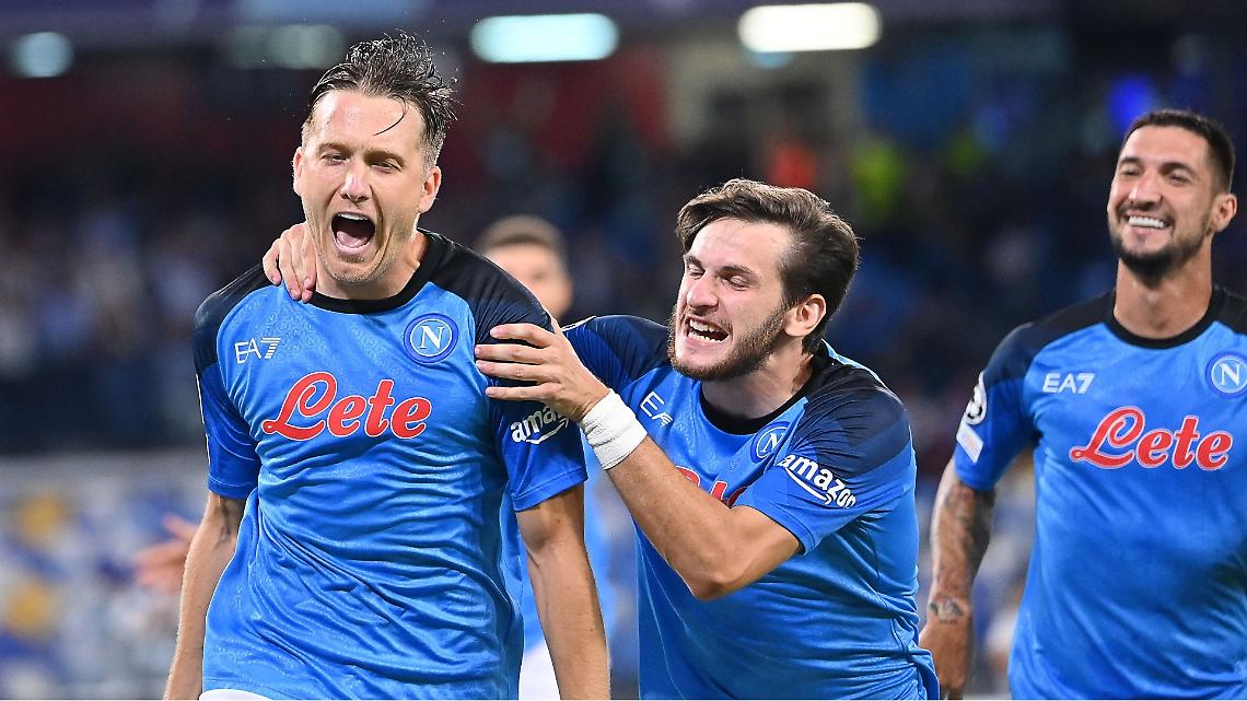Napoli stellare, poker al Liverpool