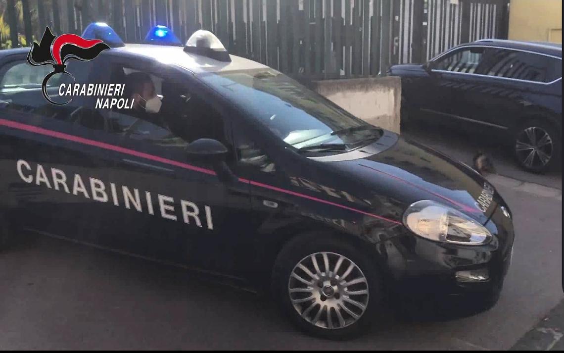 Sviene sotto i colpi del compagno, figli chiamano i carabinieri