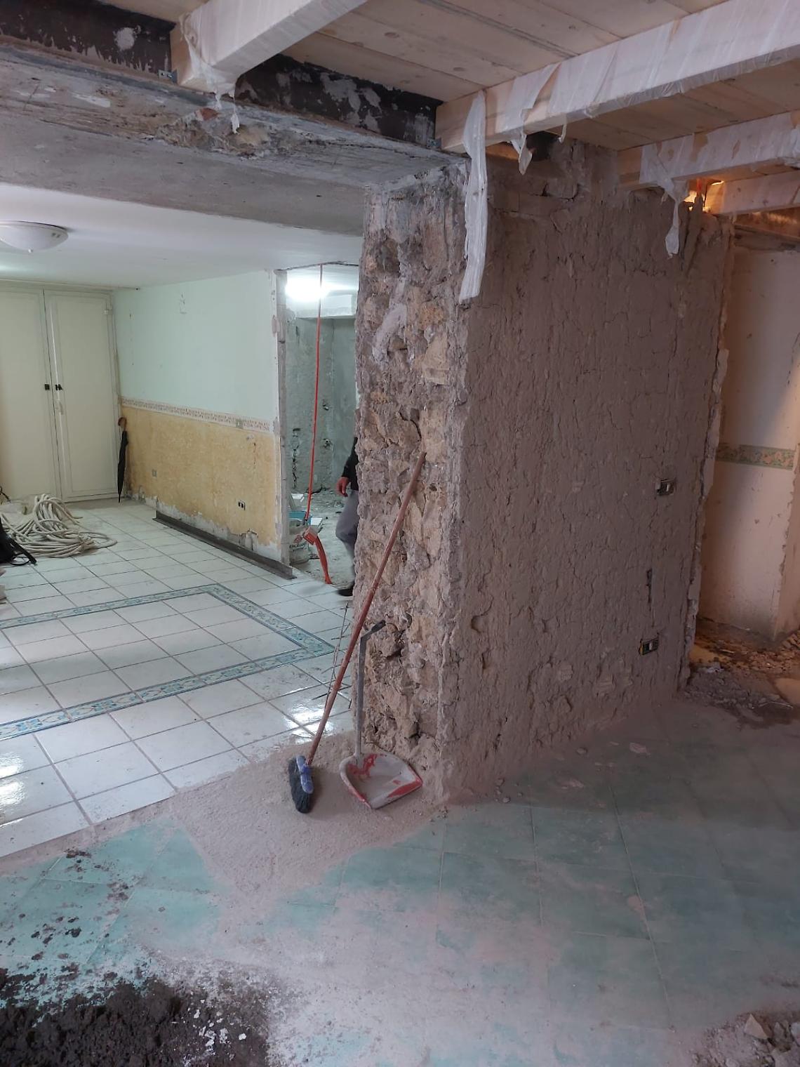 Rischio crollo, polizia locale sequestra cantiere abusivo