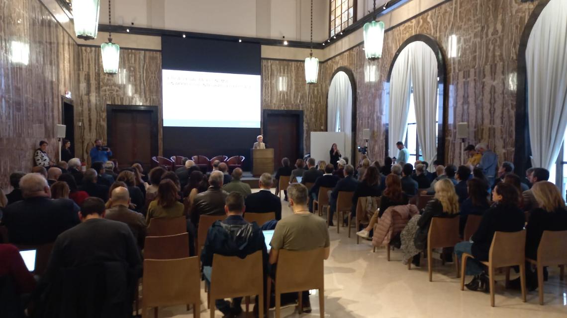 Intesa Sanpaolo: etica, legalità e un fondo di beneficenza per il terzo settore