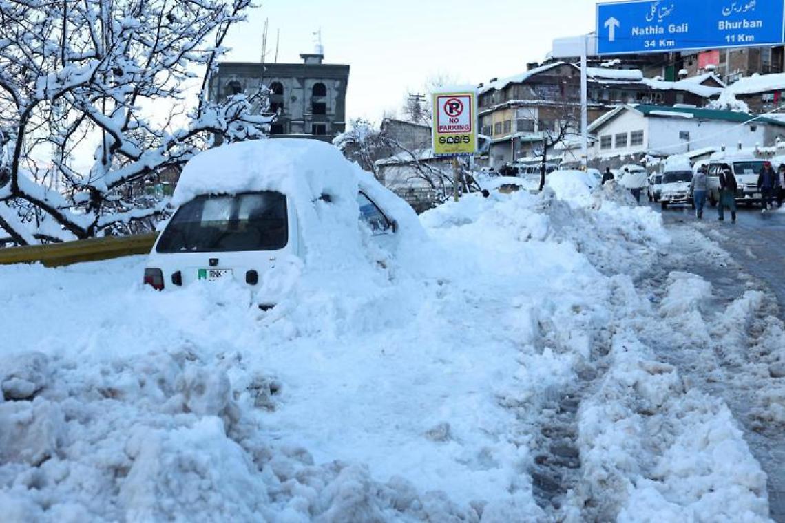 Bufera di neve, auto intrappolate: 44 morti assiderati. Molti sono bambini 