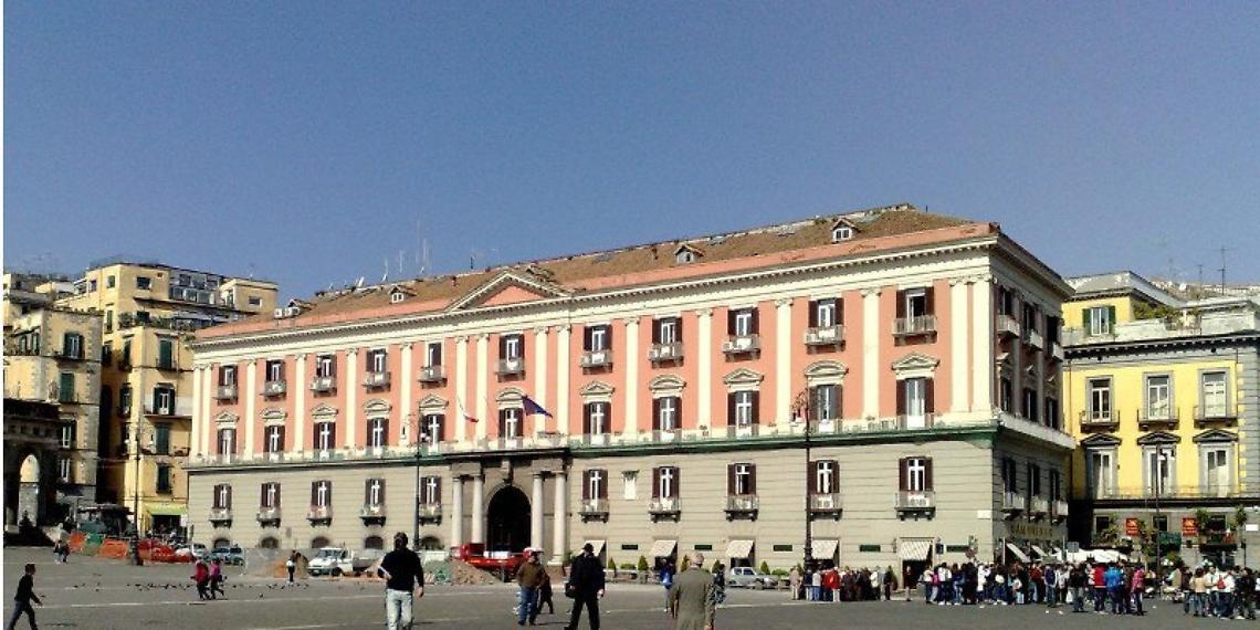 Sicurezza a Napoli, troppe armi in giro: stretta su rilascio e rinnovo dei permessi