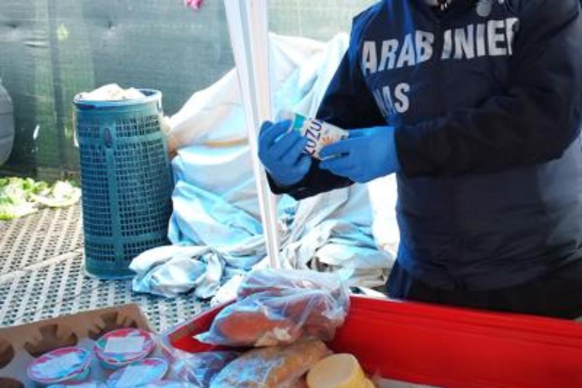 Ercolano, sequestrati <br>3 quintali di alimenti