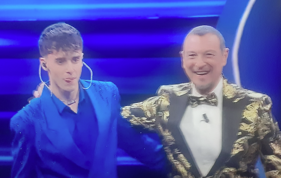 Sanremo, Mengoni sempre in vetta. Convince il brano di Lda