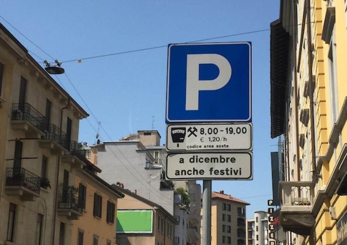 Bus affollati, «Comune sospenda strisce blu»