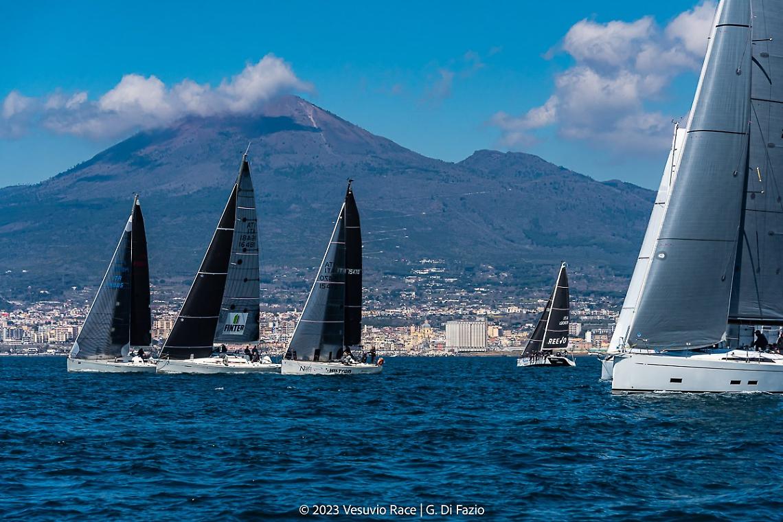 Vela: al via Vesuvio Race, la regata del Vulcano	