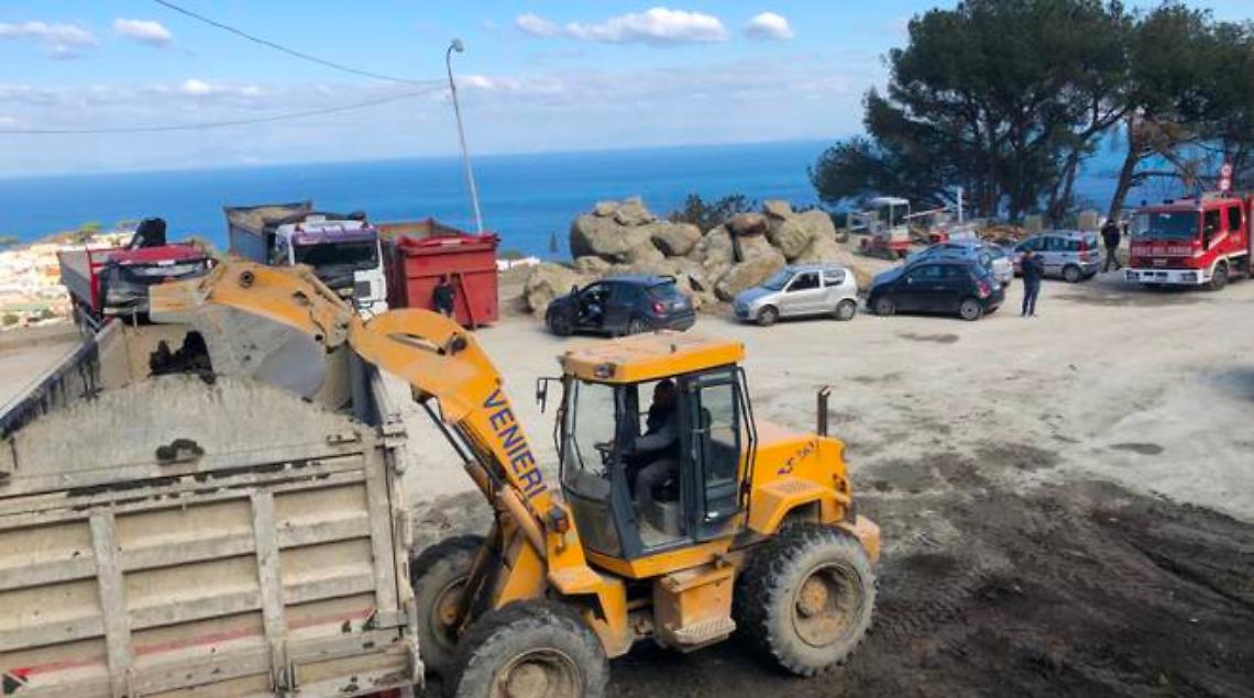 Casamicciola, il lungomare rinascerà con 6 tonnellate di materiali della frana