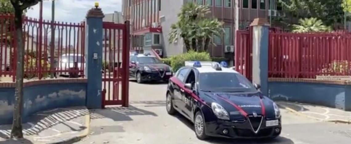 Aggredita e minacciata di morte davanti al figlio di 6 anni, arrestato marito violento