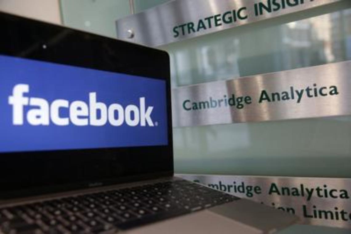 Profili “bucati", Facebook avverte gli utenti coinvolti
