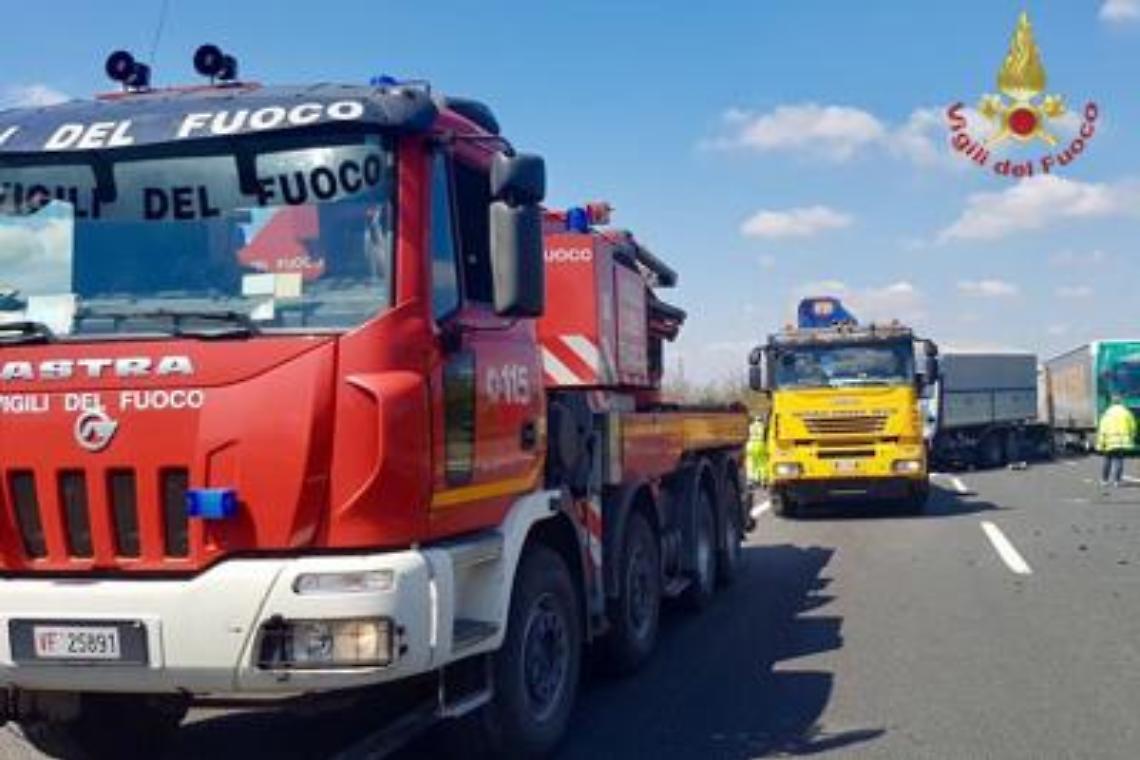 Scontro su A1: coinvolti bimbi in gita verso Napoli