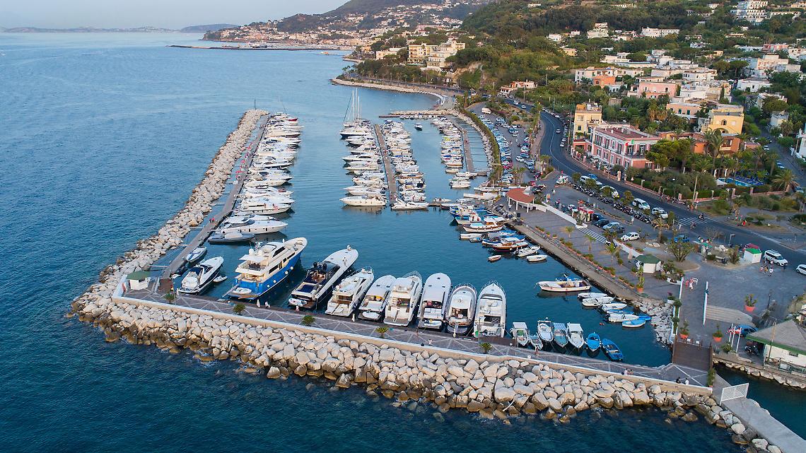 Lacco Ameno, il porto turistico resta sotto sequestro