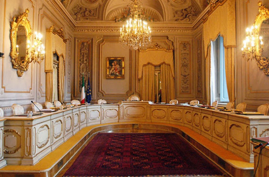 Carcere ai giornalisti, la Consulta rinvia di un anno in attesa del Parlamento