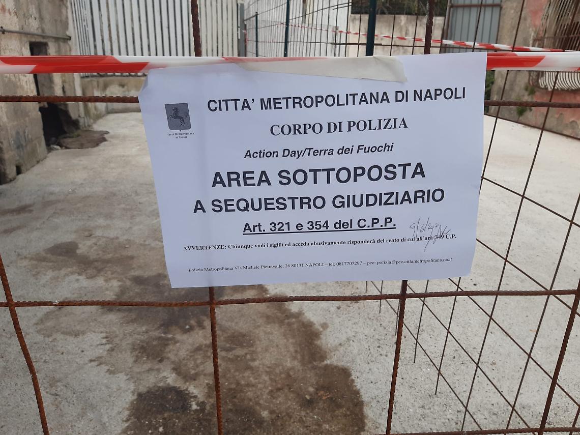 Amianto e rifiuti pericolosi, sequestrata area di 800 mq 