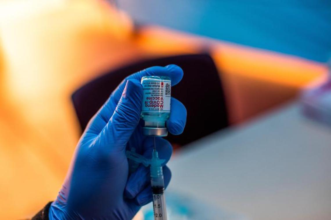 Tasso positività sotto 1%, ipotesi terza dose vaccino: «Regioni pronte»