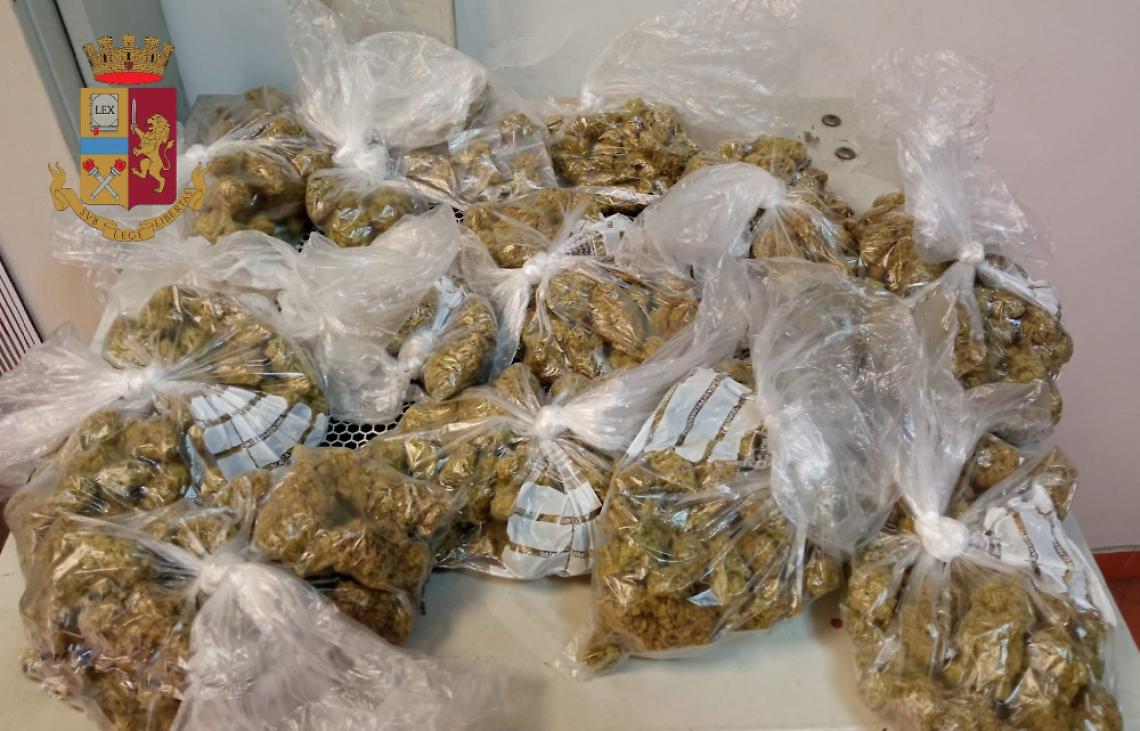 Rione Sanità, in casa quasi un chilo di droga
