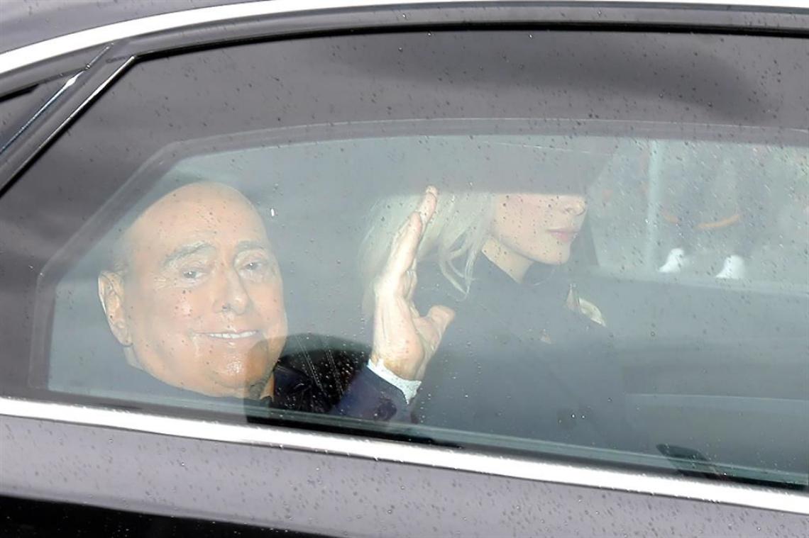 Nuovo ricovero in ospedale per Berlusconi