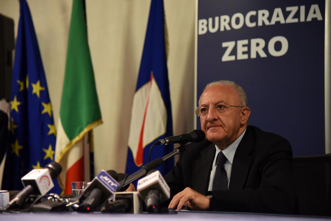 De Luca: «Ghigliottina per i dirigenti inefficienti»