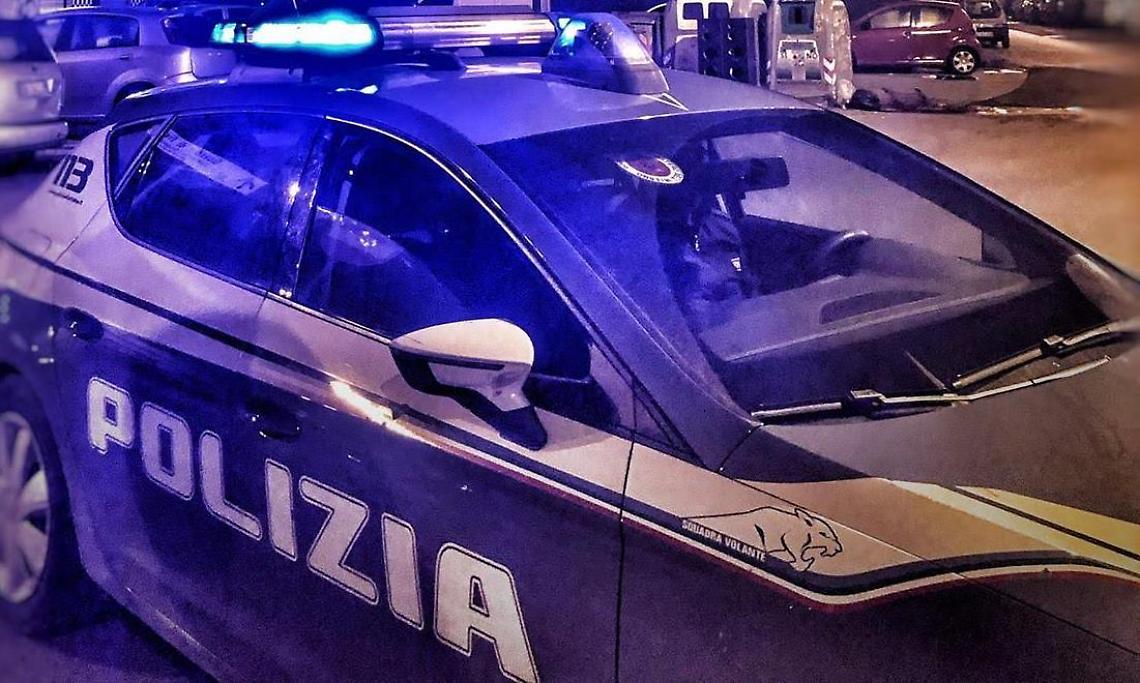 Furto con strappo di collana, tre arresti