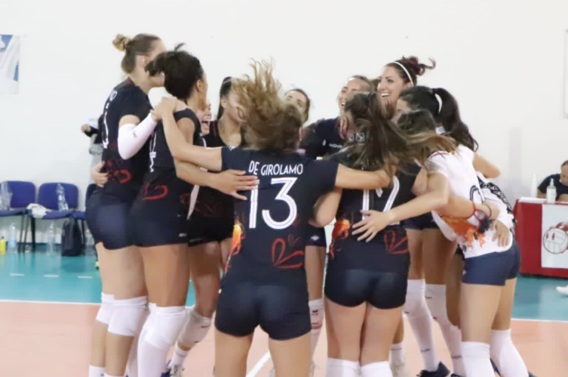 Volley, per la Givova Fiamma Torrese 40 anni e non sentirli. Coach Salerno: «Siamo una tradizione»
