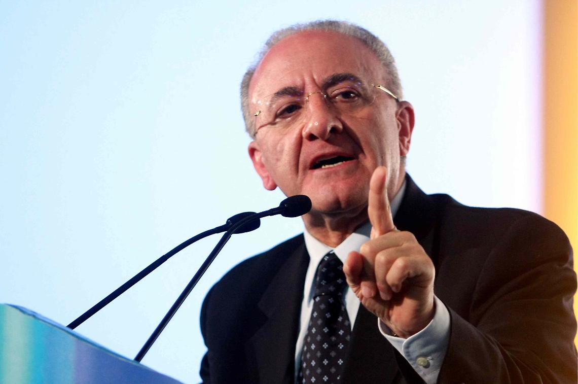 E ora De Luca scarica Renzi: «Meglio Agnese»