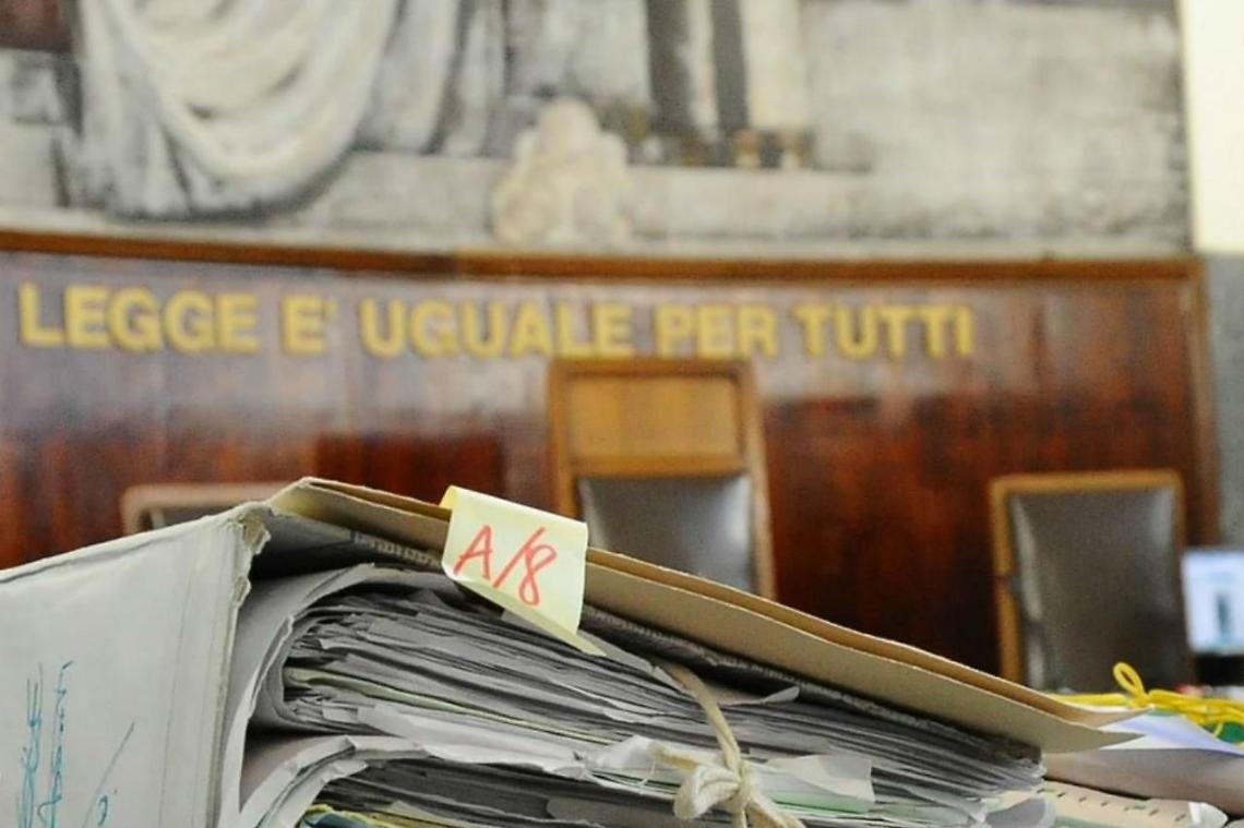 Uccise la moglie a coltellate, assolto per «delirio di gelosia»