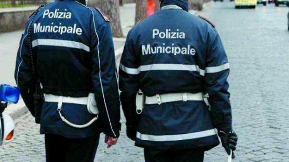 Taxi abusivi, controlli della Municipale: raffica di multe